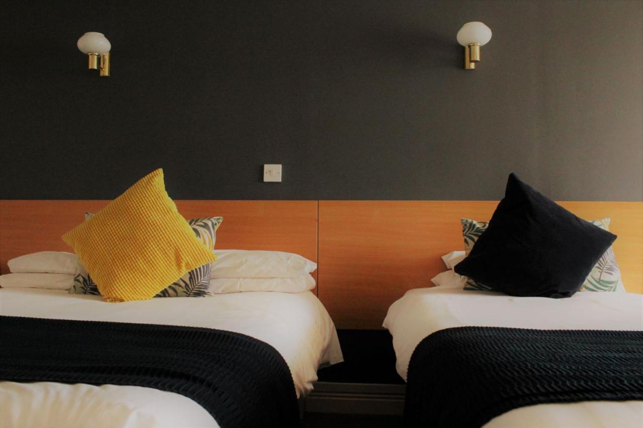 The Town & Country Lodge Dundry Екстер'єр фото