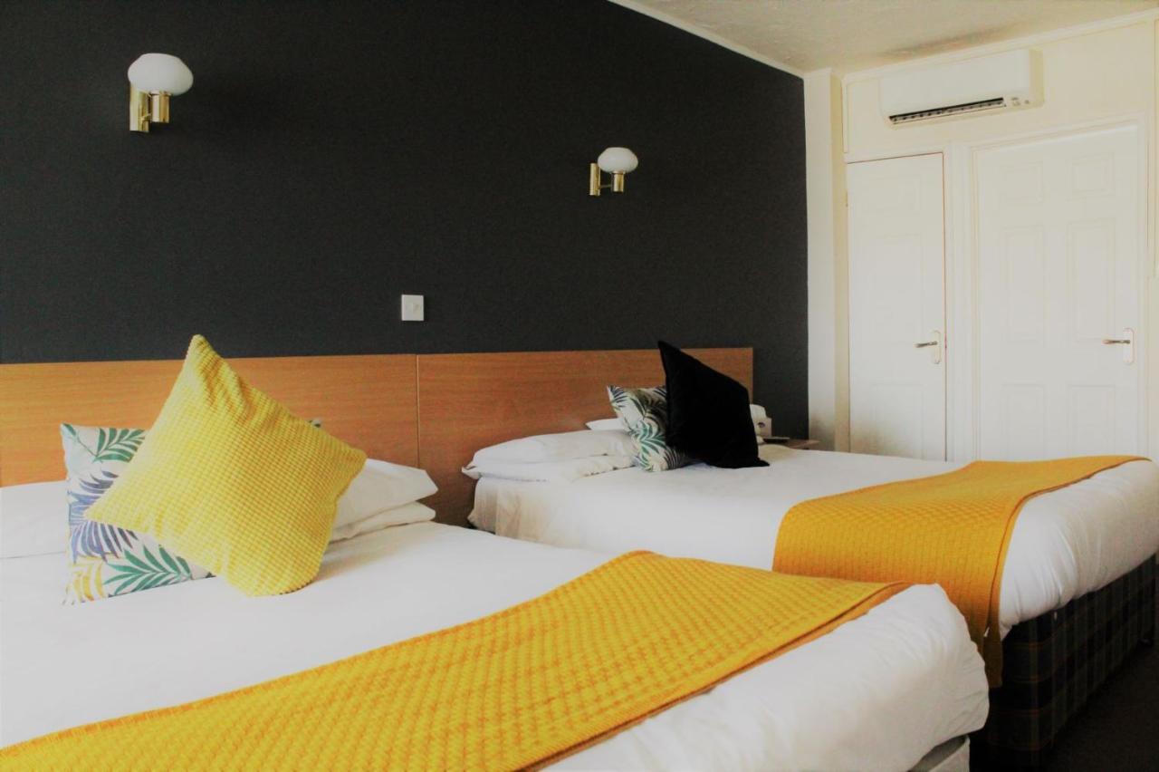 The Town & Country Lodge Dundry Екстер'єр фото