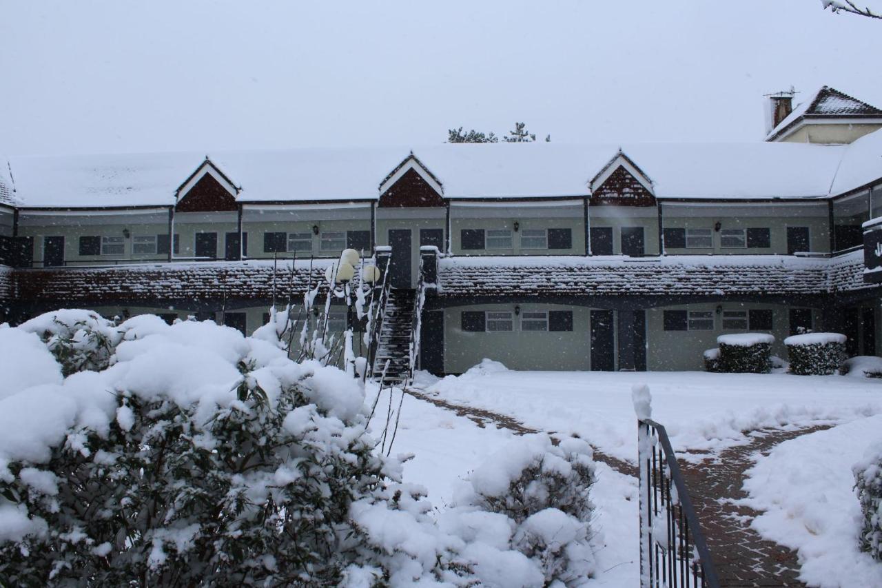 The Town & Country Lodge Dundry Екстер'єр фото