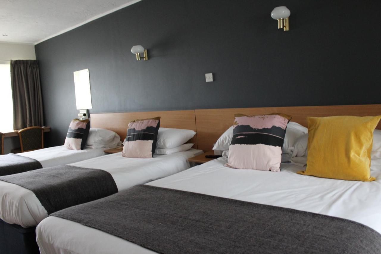 The Town & Country Lodge Dundry Екстер'єр фото