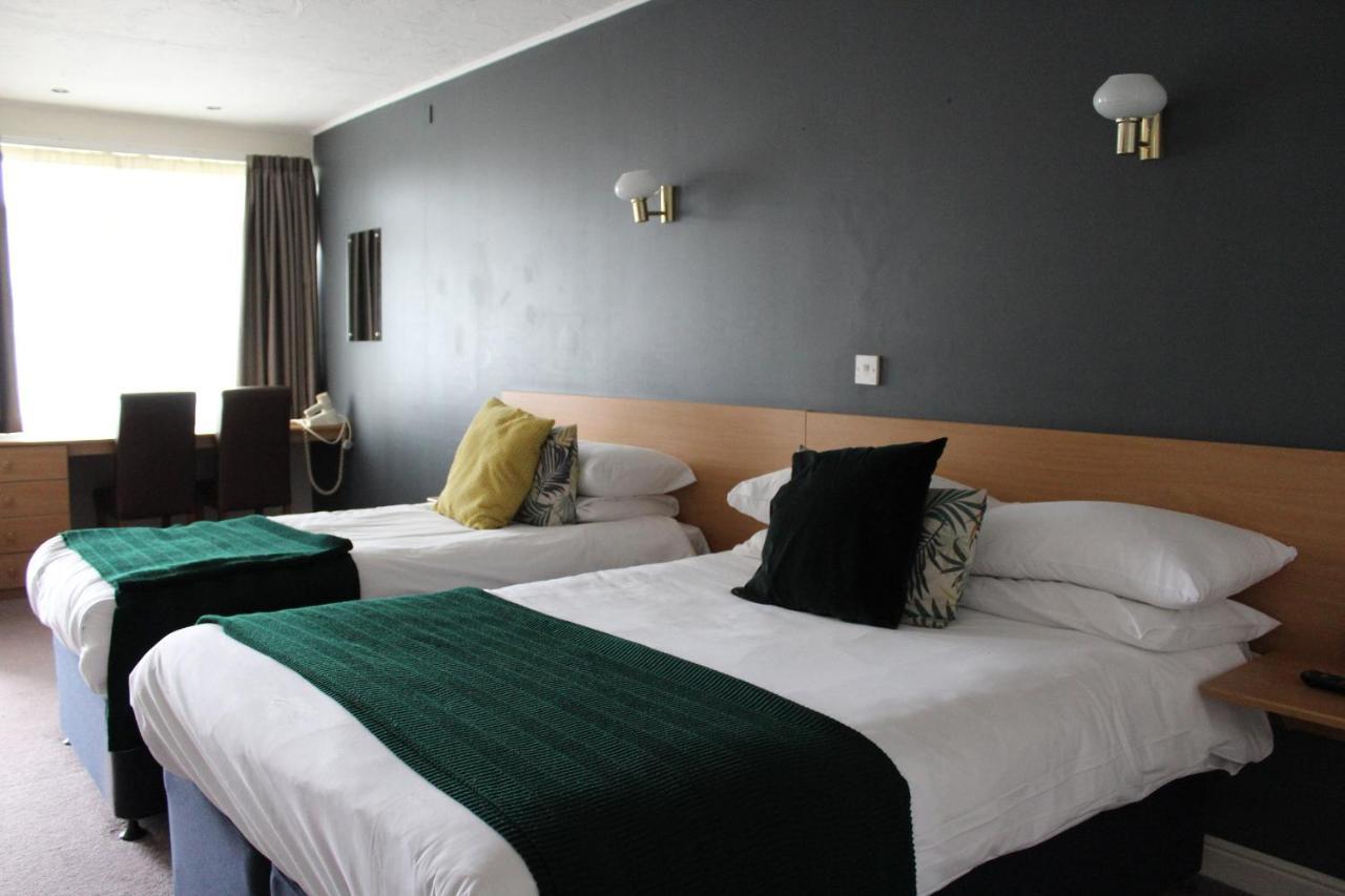 The Town & Country Lodge Dundry Екстер'єр фото