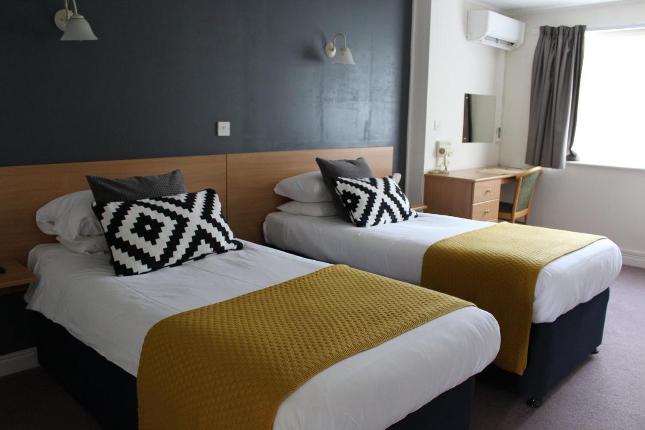 The Town & Country Lodge Dundry Екстер'єр фото