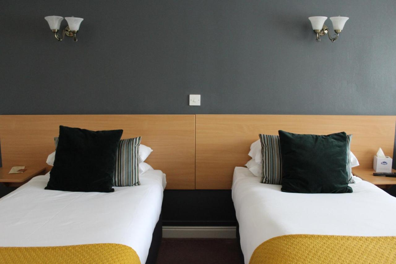 The Town & Country Lodge Dundry Екстер'єр фото