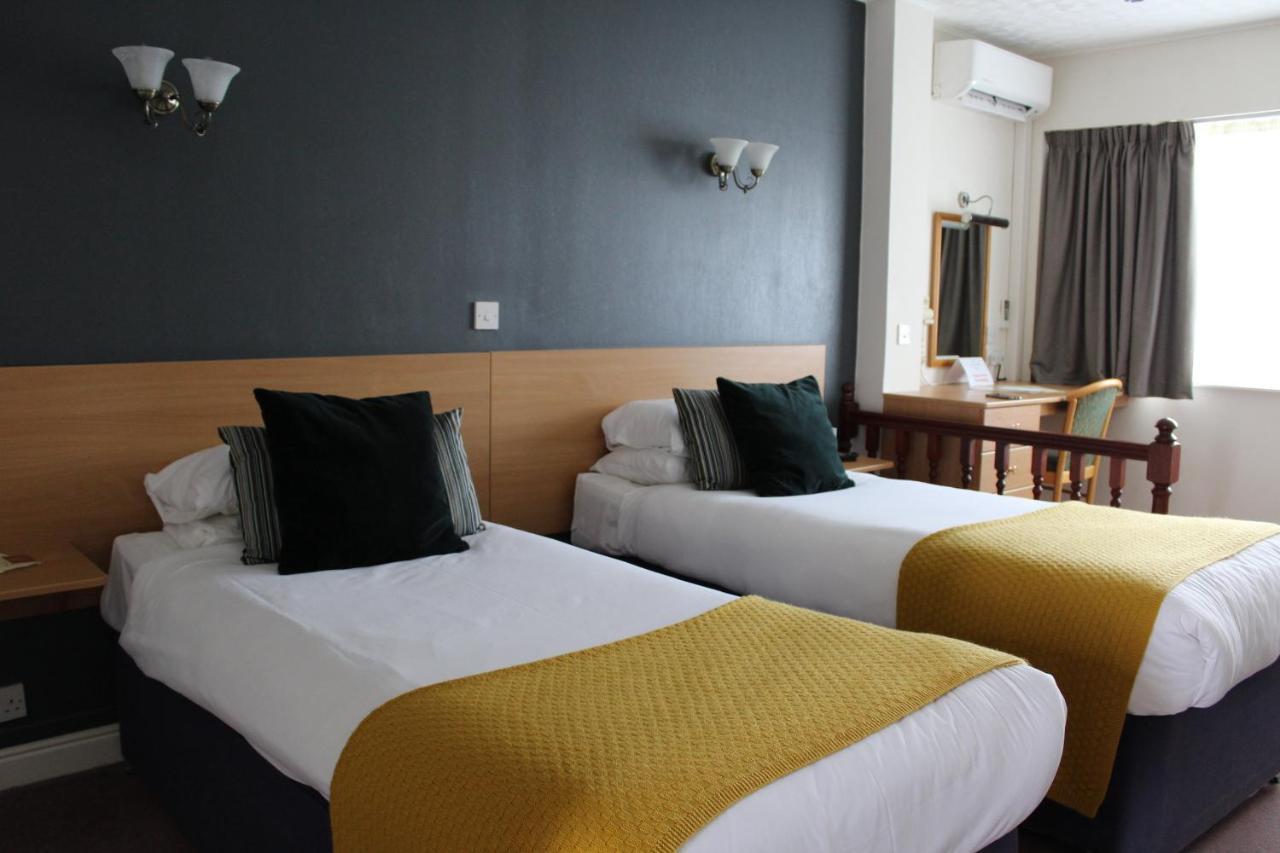 The Town & Country Lodge Dundry Екстер'єр фото