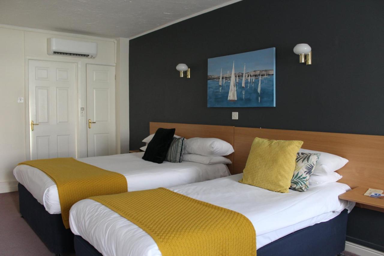 The Town & Country Lodge Dundry Екстер'єр фото