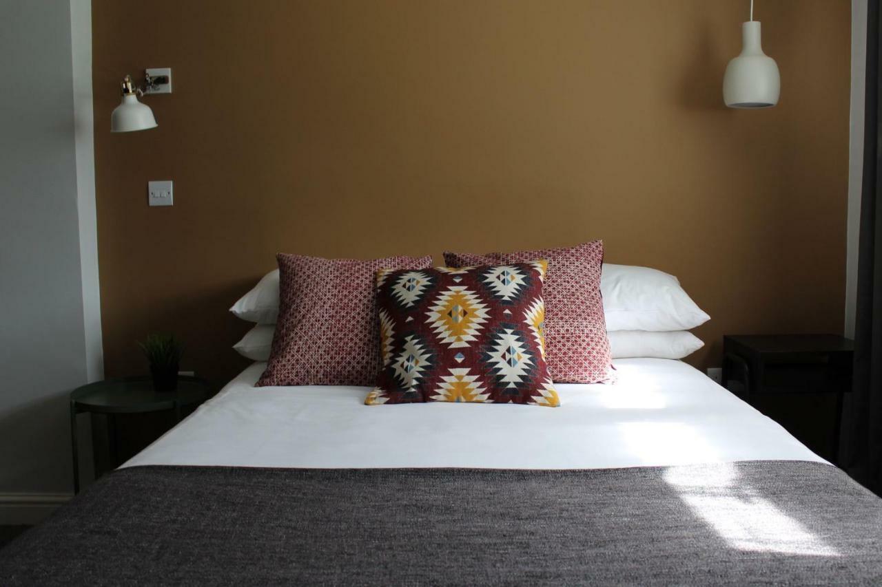 The Town & Country Lodge Dundry Екстер'єр фото