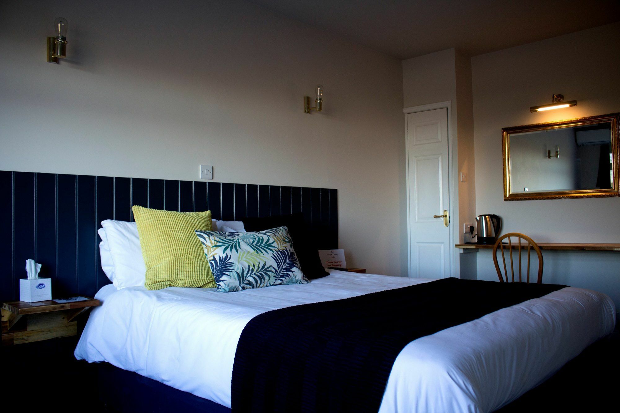 The Town & Country Lodge Dundry Екстер'єр фото